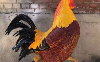 庭院景區(qū)擺放玻璃鋼彩繪公雞雕塑