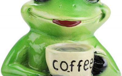 校園一只喝咖啡的玻璃鋼彩繪青蛙雕塑