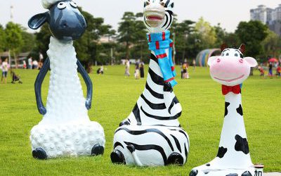 公園景觀玻璃鋼彩繪卡通動物雕塑