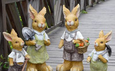 公園庭院玻璃鋼卡通仿真兔子雕塑