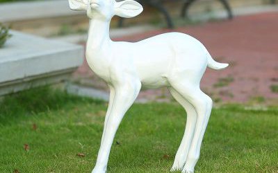 戶外景區(qū)玻璃鋼樹脂卡通白色鹿雕塑