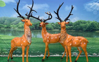 戶外景區(qū)創(chuàng)意玻璃鋼仿真動物梅花鹿雕塑