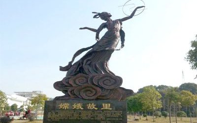 景區園林神話人物嫦娥奔月玻璃鋼仿銅雕塑