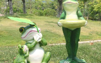 戶(hù)外草坪玻璃鋼卡通創(chuàng)意青蛙雕塑