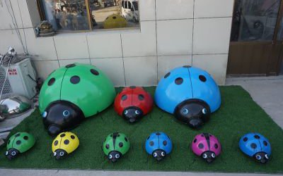 公園擺放的玻璃鋼卡通仿真動(dòng)物瓢蟲(chóng)雕塑