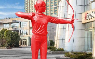 學校操場擺放玻璃鋼射箭運動員雕塑