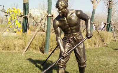 戶(hù)外景觀鋤草的農(nóng)民玻璃鋼仿銅擺件春耕人物雕塑