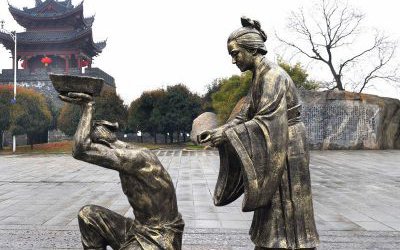 城市廣場(chǎng)民俗典故故事玻璃鋼仿銅岳母刺字雕塑