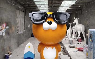 商場卡通樂園戴墨鏡彩繪玻璃鋼貓公仔雕塑