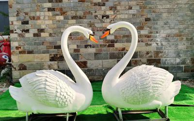 公園愛心造型玻璃鋼仿真動物天鵝雕塑