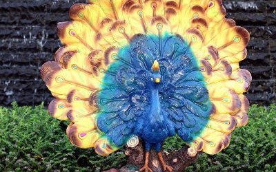 城市廣場(chǎng)玻璃鋼彩繪創(chuàng)意孔雀雕塑