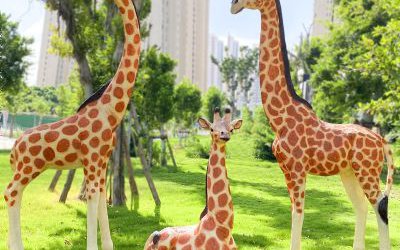 戶外公園玻璃鋼仿真動(dòng)物長頸鹿雕塑