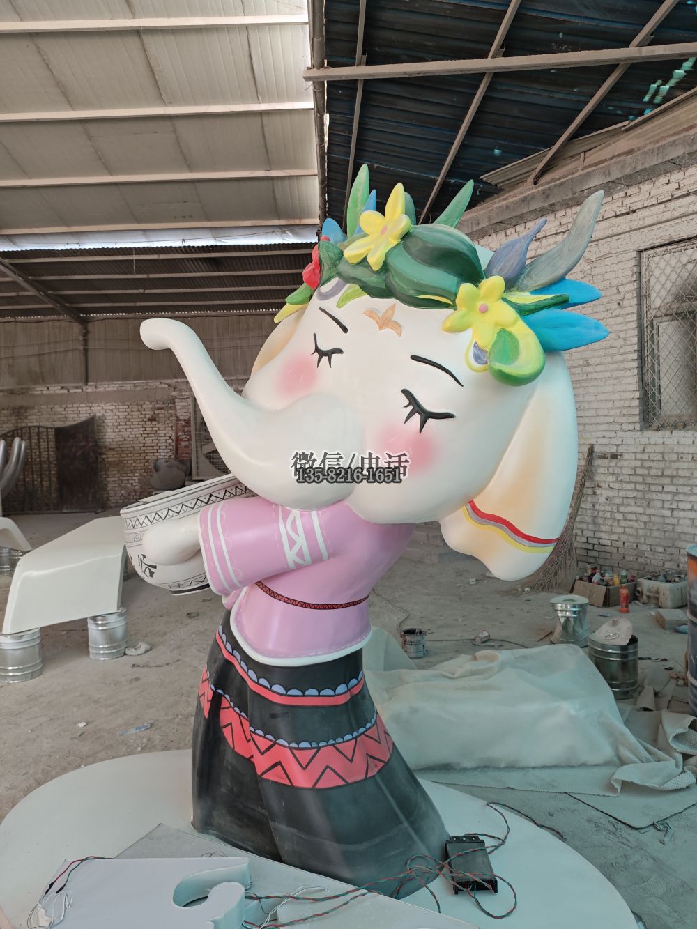發光拿鼓大象女 (2)